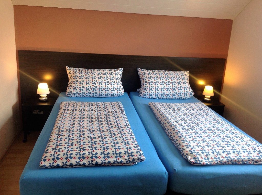 Schlafzimmer 1 mit Boxspringbetten